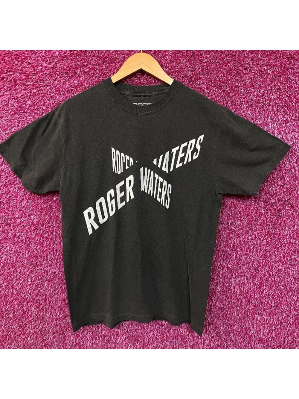 Roger Waters "This Is Not a Drill" Tour Graphic T-Shirt Medium